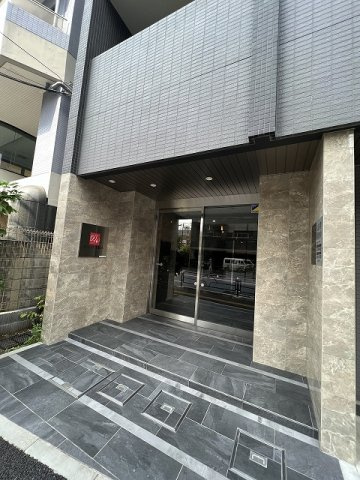 ドゥーエ千駄木のエントランス