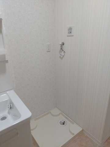 ルミエールGの洗面所|洗濯機パン