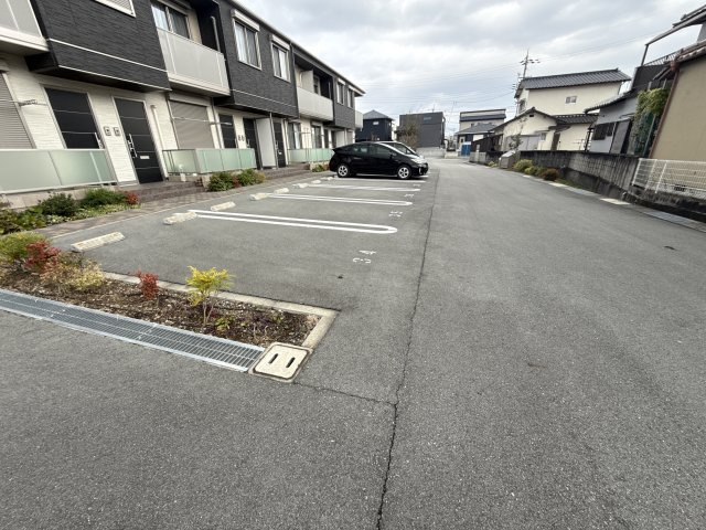 カーサグラス　シュデステCの駐車場