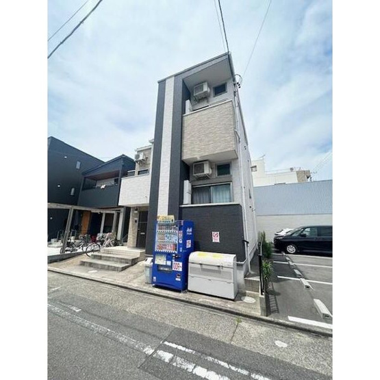 【駐車場】 | ステータス名駅西