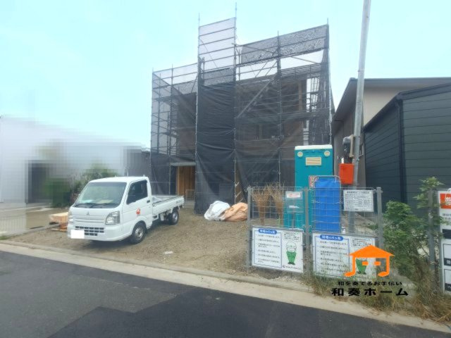 クレイドルガーデン高松市香川町大野第４　１号棟の前面道路含む現地写真|車中心生活を支える駐車場スペースは３台以上で、家族それぞれの行動範囲がグッと広がります。