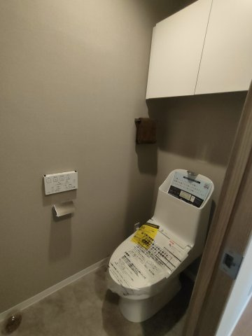 オーヴィジョン宇部新川ステーションサイドのトイレ|ウォシュレット付きのトイレです