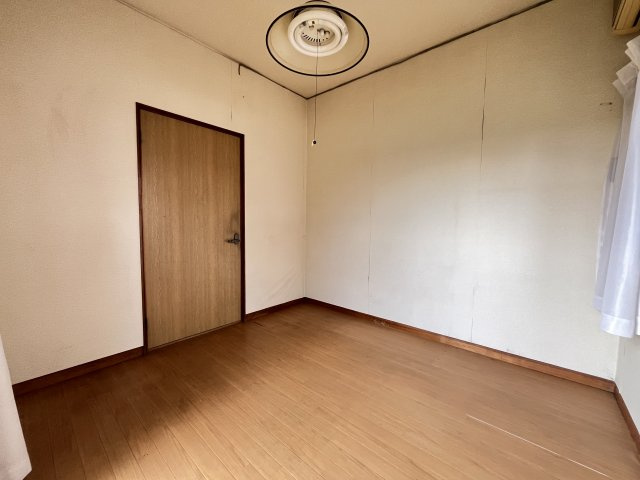 中古住宅　舟橋町の洋室