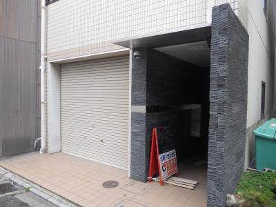 GRAND VALUE 四条烏丸の駐車場|エントランス