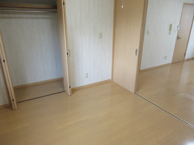 ポラリスの洋室