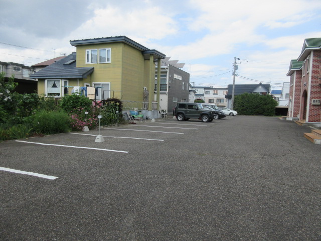 ポラリスの駐車場