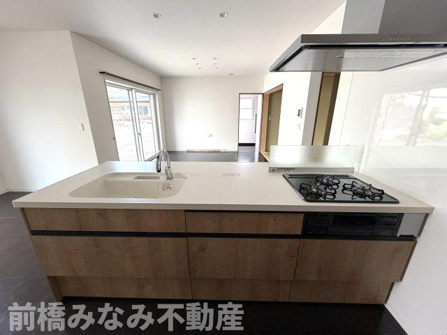 【中古】高崎市吉井町吉井　４LDK＋Sのキッチン|コンパクトなキッチンで掃除もラクラク