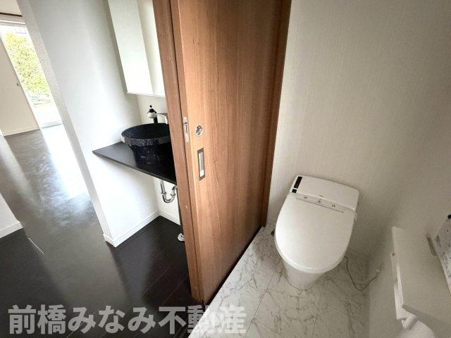 【中古】高崎市吉井町吉井　４LDK＋Sのトイレ|清潔感のあるトイレです