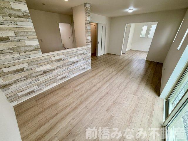 【新築】玉村町南玉　B号棟(全２棟)　ハートフルタウン　新築建売分譲の居間・リビング|ゆったり過ごせる居間です