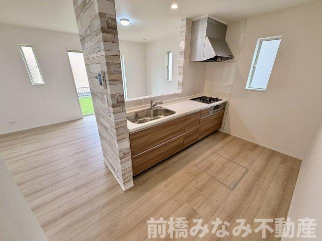 【新築】玉村町南玉　B号棟(全２棟)　ハートフルタウン　新築建売分譲のキッチン|キッチンでお料理をお楽しみください