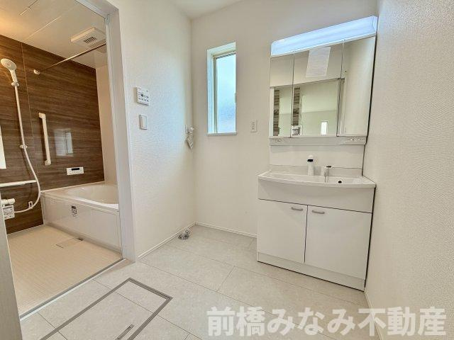 【新築】玉村町南玉　B号棟(全２棟)　ハートフルタウン　新築建売分譲の独立洗面台|独立洗面台、朝の身支度には欠かせません
