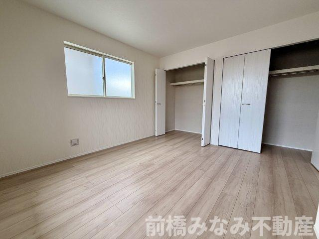 【新築】玉村町南玉　B号棟(全２棟)　ハートフルタウン　新築建売分譲の洋室|落ち着いた色調の洋室です