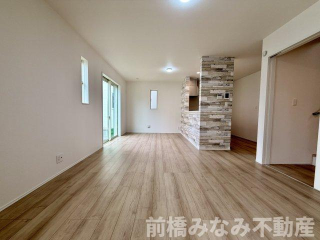 【新築】玉村町南玉　B号棟(全２棟)　ハートフルタウン　新築建売分譲の居間・リビング|リビングです