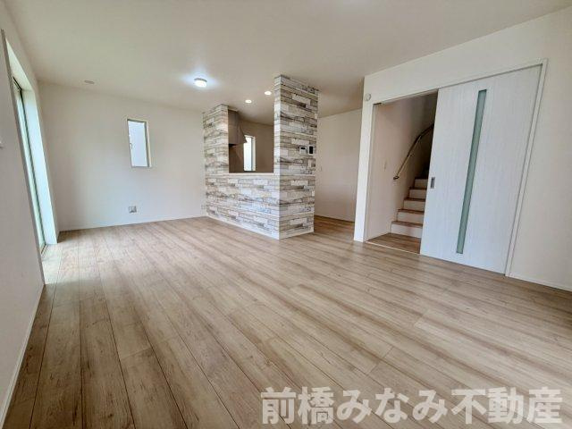 【新築】玉村町南玉　B号棟(全２棟)　ハートフルタウン　新築建売分譲の居間・リビング|使いやすいリビングです
