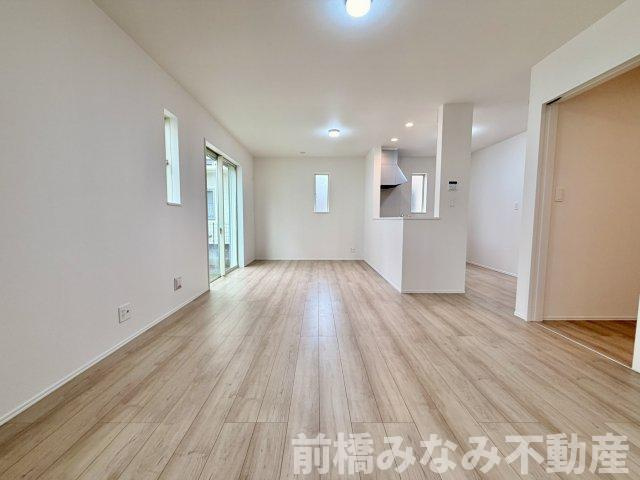 【新築】玉村町南玉　A号棟(全２棟)　ハートフルタウン　新築建売分譲の居間・リビング|おしゃれなリビングです