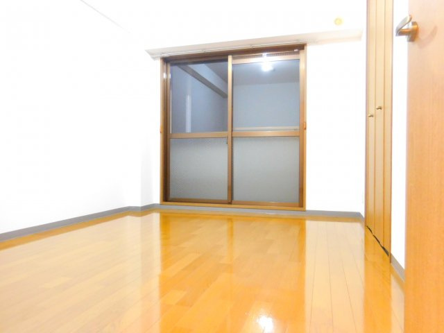 メゾン飛鳥の寝室