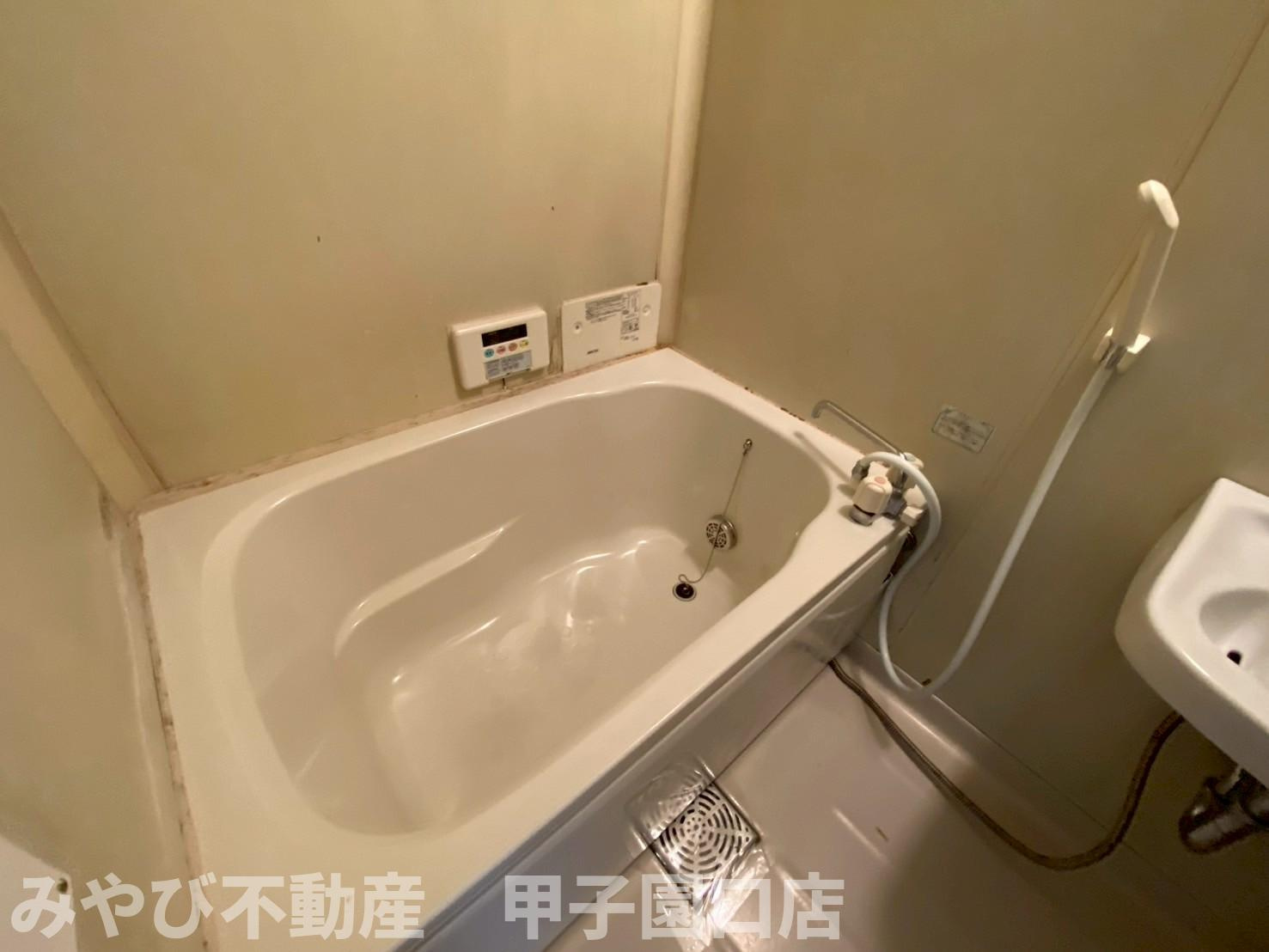 パインリーフ甲子園の浴室
