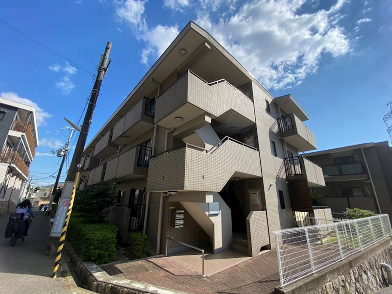 ディオレ新神戸の外観