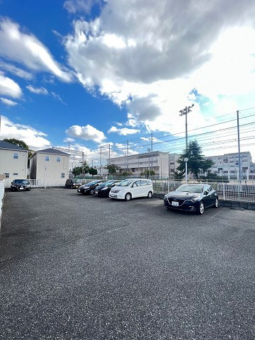 ピースコート園田の駐車場|カースペースがあります