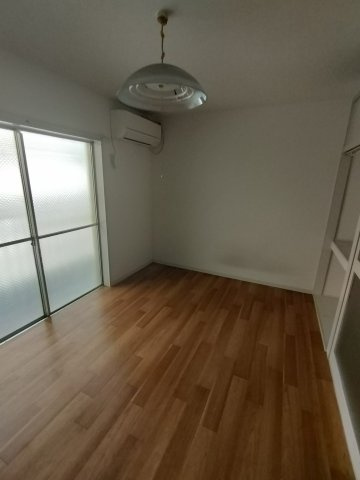 新布引ビルの寝室