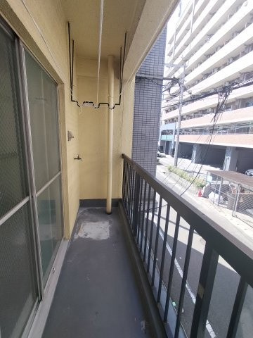新布引ビルのバルコニー