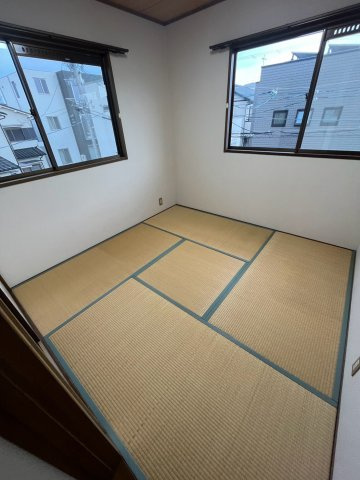 前田ハイツ上大市の和室