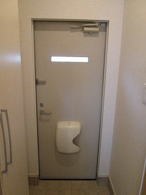 スタジアム南　参番館の玄関