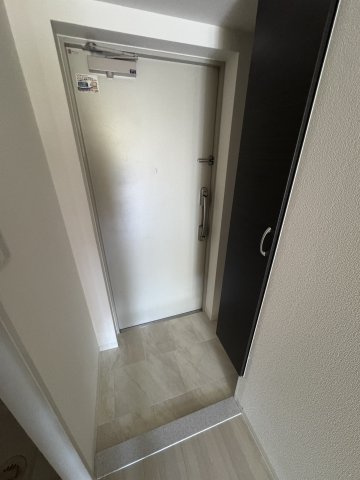 ツルトスコⅡ番館の玄関