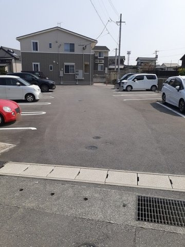 ウィステリア　ヴィラⅠの駐車場