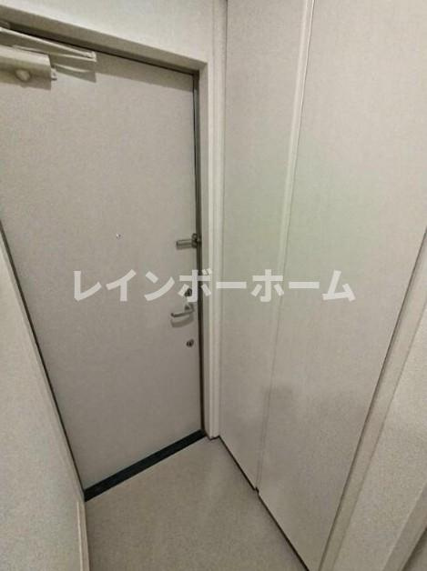 Est Collinaの玄関