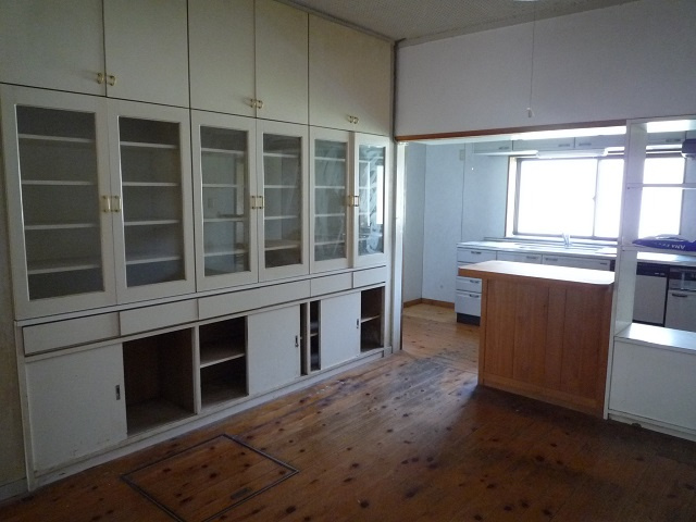 山口高校近く！オール電化の物件の内装
