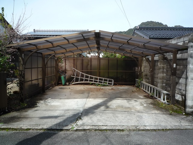 山口高校近く！オール電化の物件の駐車場