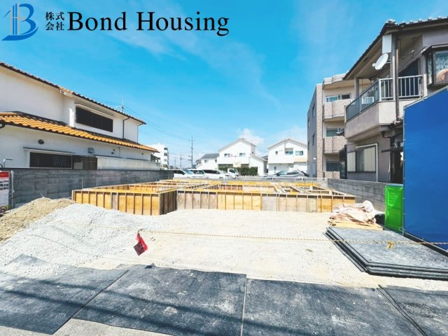 LDK21帖超　駐車並列３台　大久保町大窪　新築戸建のその他