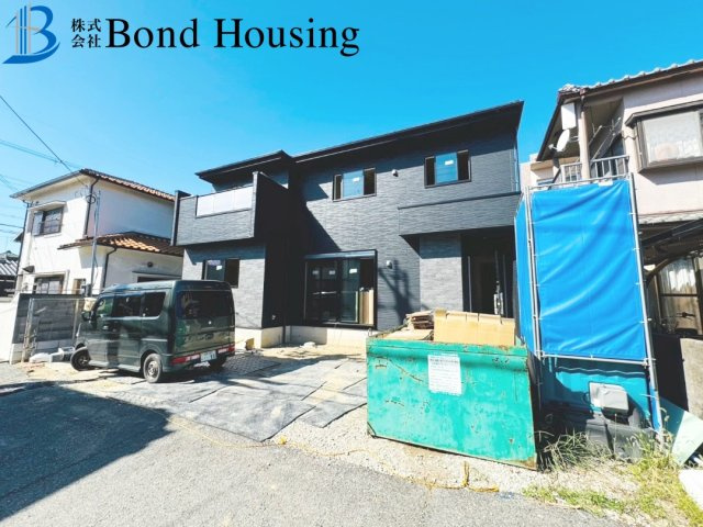 LDK21帖超　駐車並列３台　大久保町大窪　新築戸建のその他