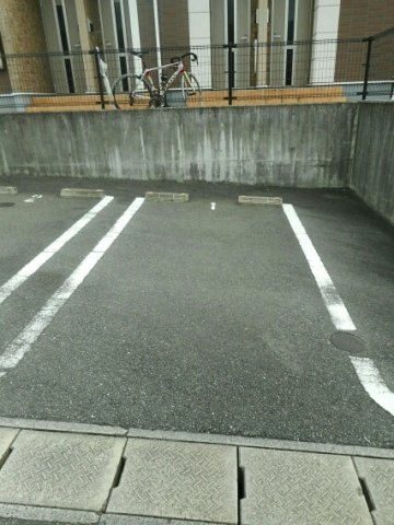 グランドヒルズＡの駐車場