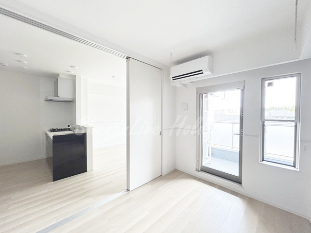 茅ヶ崎市松林１丁目のアパートの居間・リビング