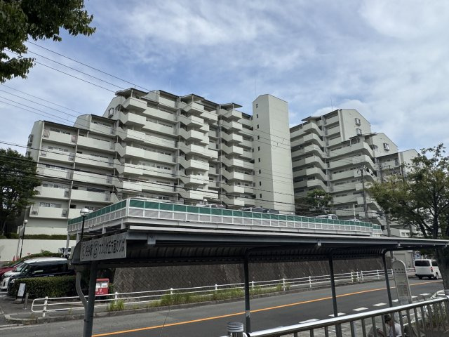 グリーンコーポジェームス山一番館の外観