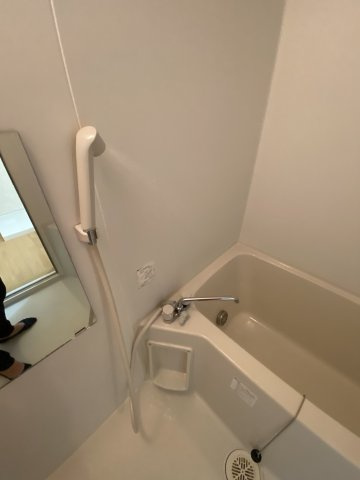 シャトーポレール若林の浴室|コンパクトで使いやすいお風呂です