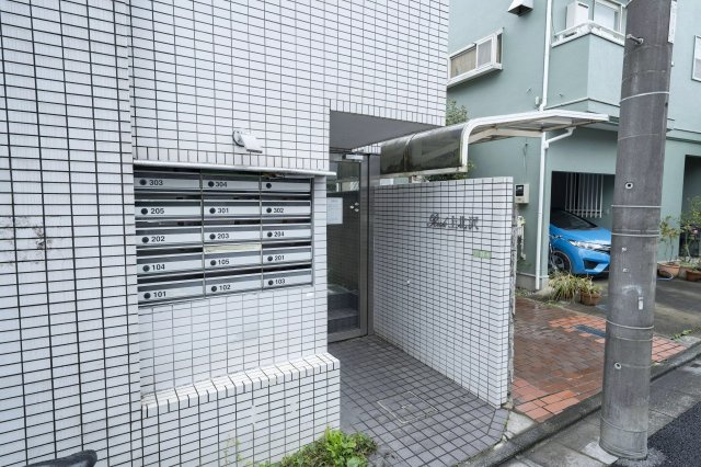 AP651 リック上北沢のエントランス|落ち着いたエントランスです