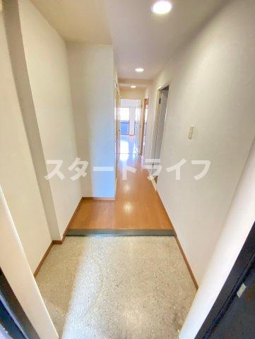 大阪市東淀川区淡路２丁目の賃貸マンションの玄関