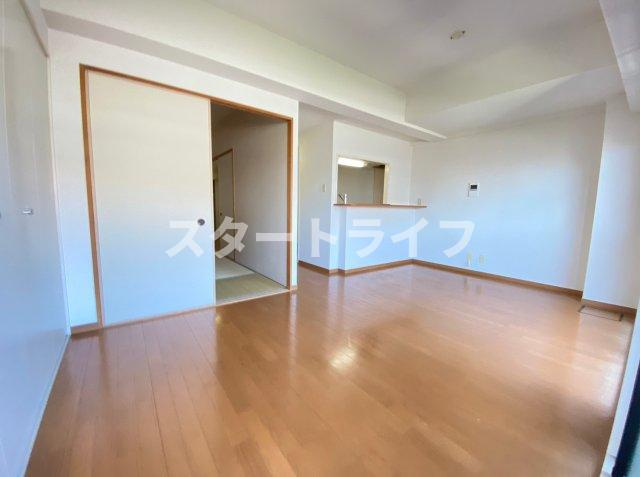 大阪市東淀川区淡路２丁目の賃貸マンションの居間・リビング