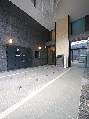 ルーブル川崎都町壱番館のエントランス