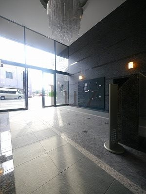 ルーブル川崎都町壱番館のエントランス