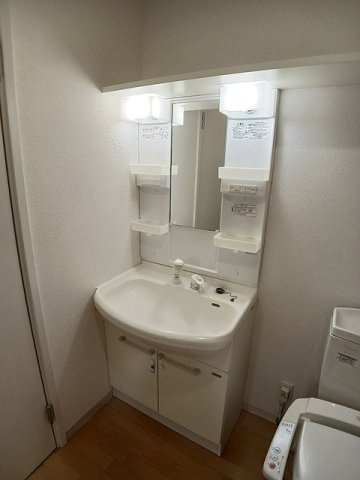 ＡｒｔＢｒｕｔ中落合の洗面所|広い洗面スペース