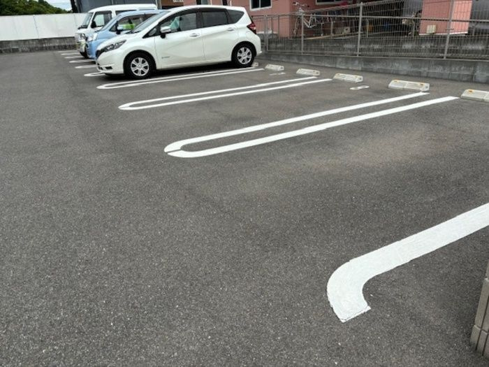 D-roomM.K.の駐車場