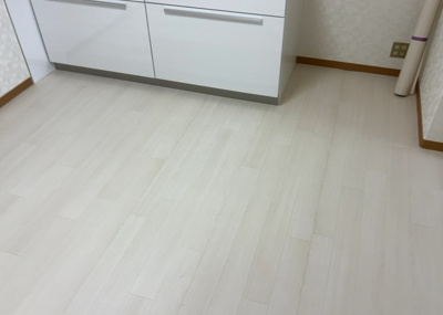【居間・リビング】 | エクレール第弍相模原 | 直線タイプはLとDKを一直線に並べた形で対面キッチンのタイプです。一般的なのでよく見かけるかもしれません。直線タイプに似た直接アイランドタイプは、キッチンとダイニングの間に壁がない分広く感じられます。