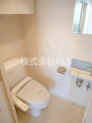 港区赤坂６丁目の賃貸マンションのトイレ