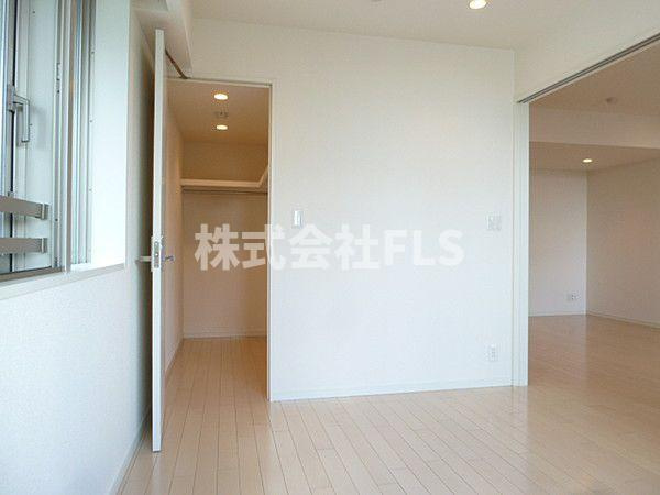 港区赤坂６丁目の賃貸マンションの収納