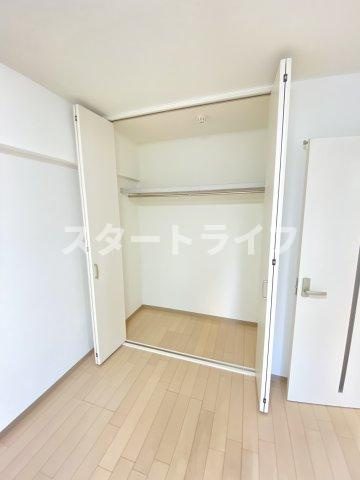 大阪市淀川区木川東２丁目の賃貸マンションの収納