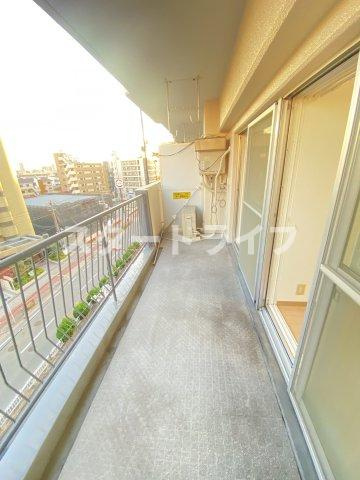 大阪市淀川区木川東２丁目の賃貸マンションのバルコニー